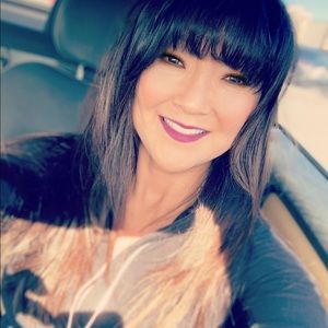 Meet your Posher, April